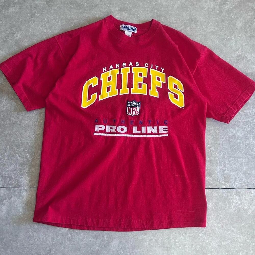 90s Vintage Kansas City Chiefs Embroidered Red T Shirt Size L